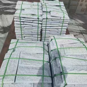 鄂尔多斯 芝麻白蘑菇石装车出货