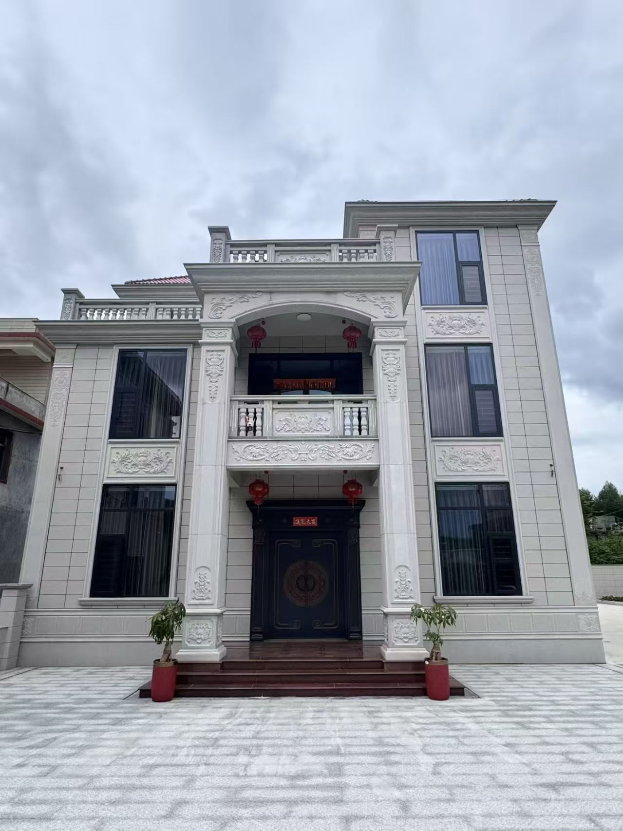 鄂尔多斯 芝麻白石材别墅干挂案例展示