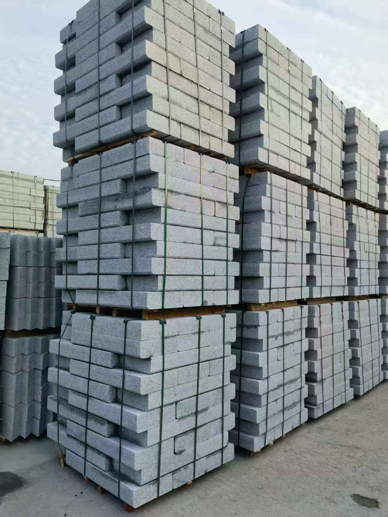 鄂尔多斯 路沿石（路侧石），颜色一致，尺寸标准