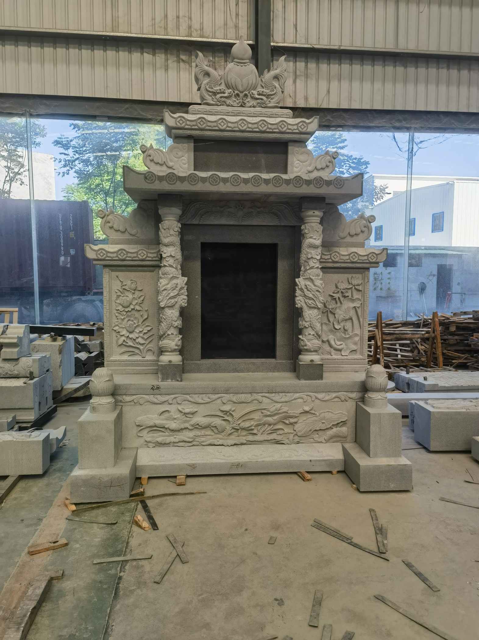 鄂尔多斯 芝麻灰高档墓碑、土墓，一套也支持定做