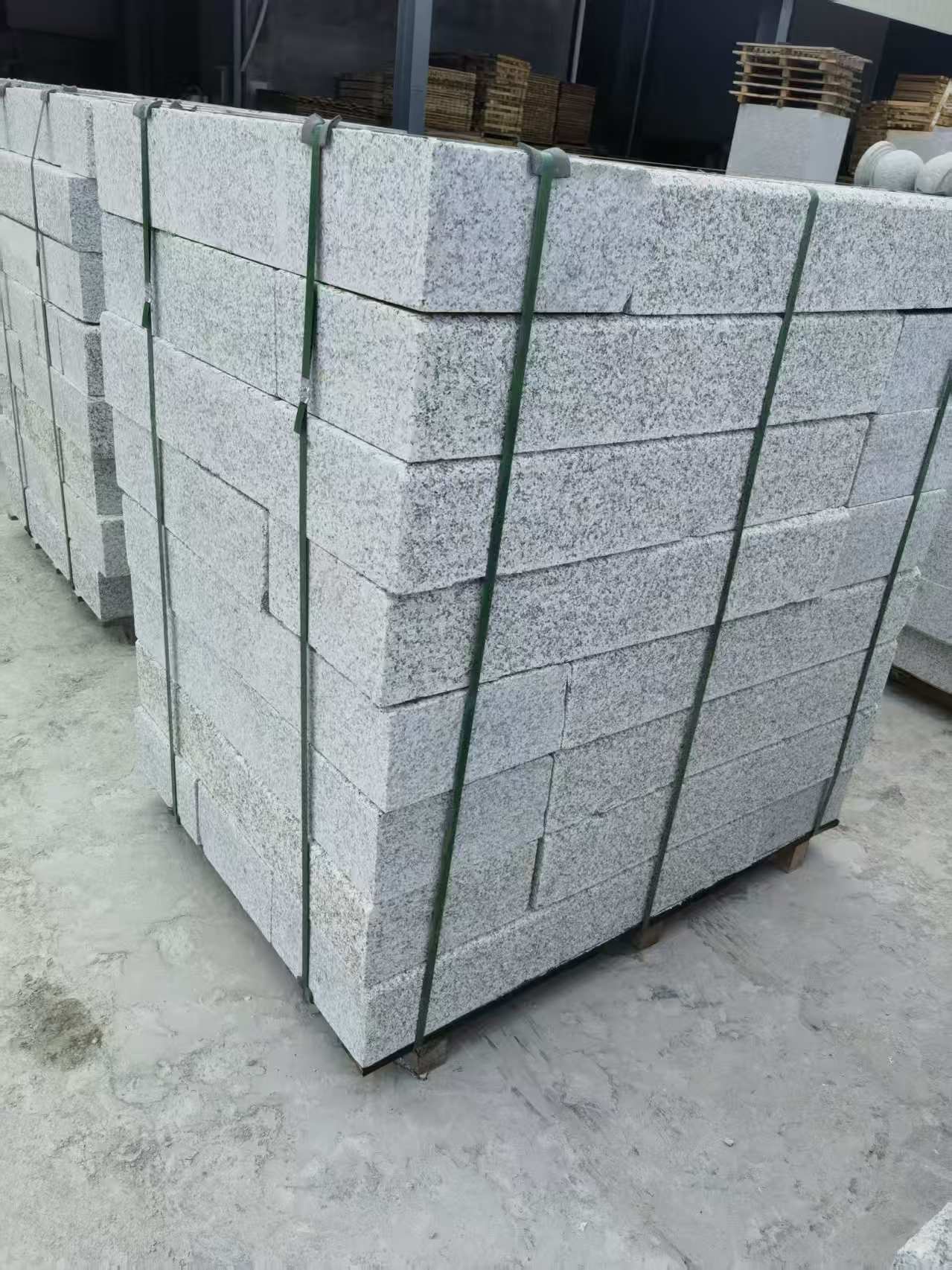 鄂尔多斯 芙蓉白火烧两面路沿石