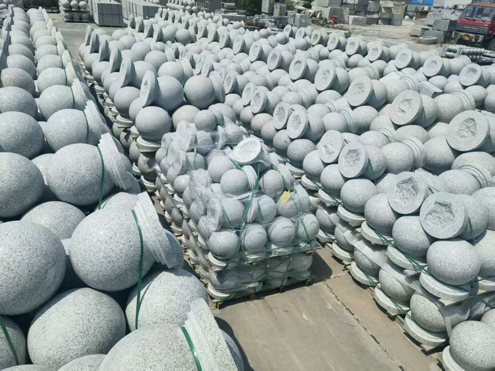 鄂尔多斯 花岗岩实心圆球，石球，挡车球，挡车石，车止石，路障石。