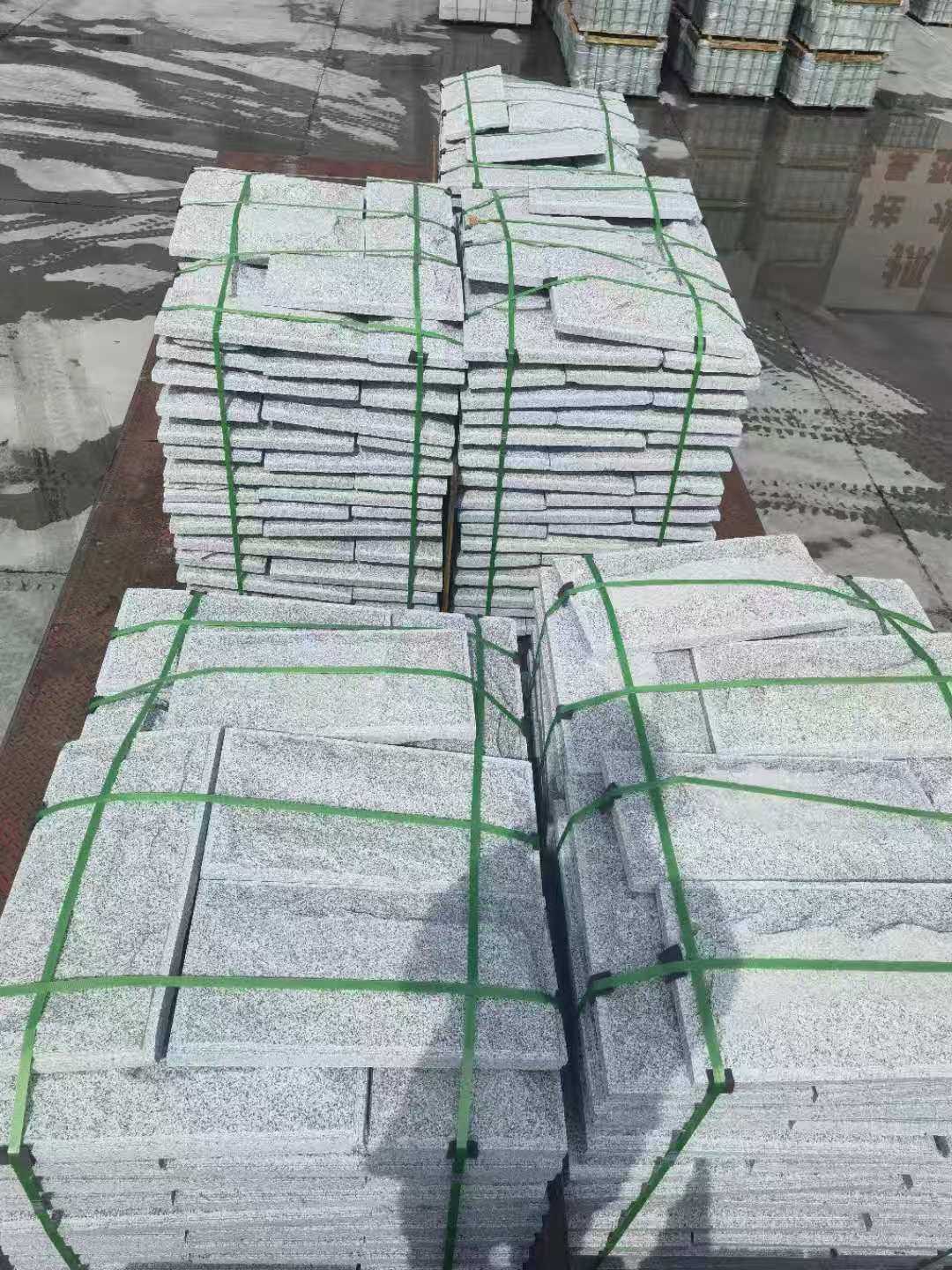 鄂尔多斯 芝麻白蘑菇石装车出货