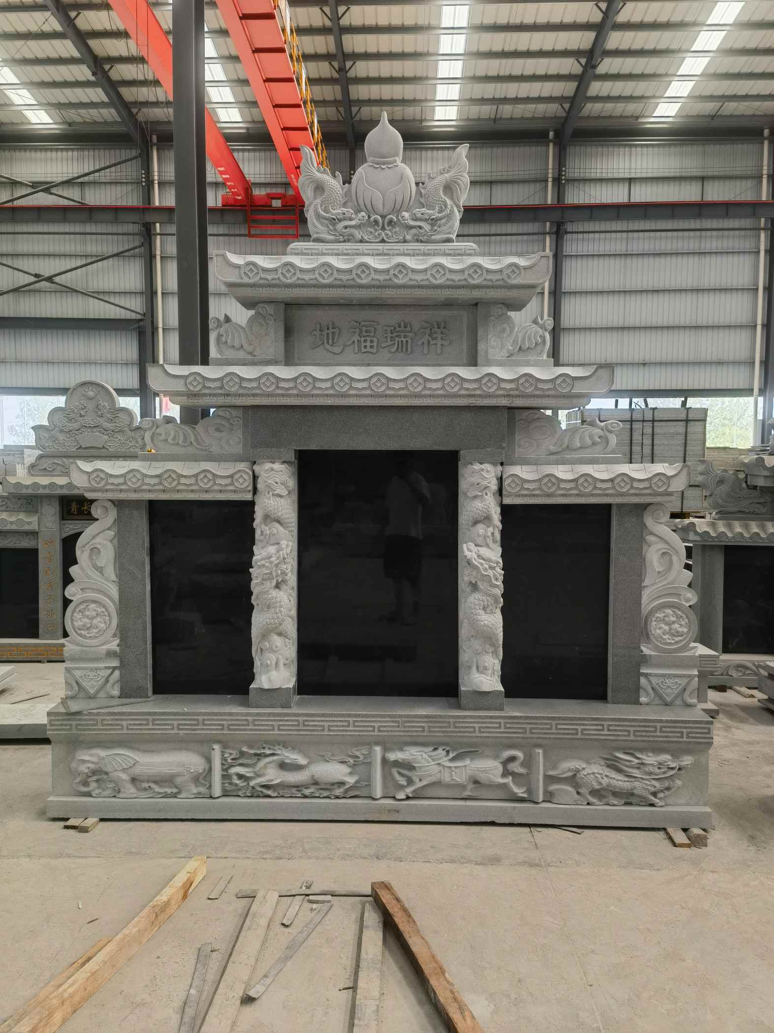 鄂尔多斯 芝麻灰高档墓碑、土墓，一套也支持定做