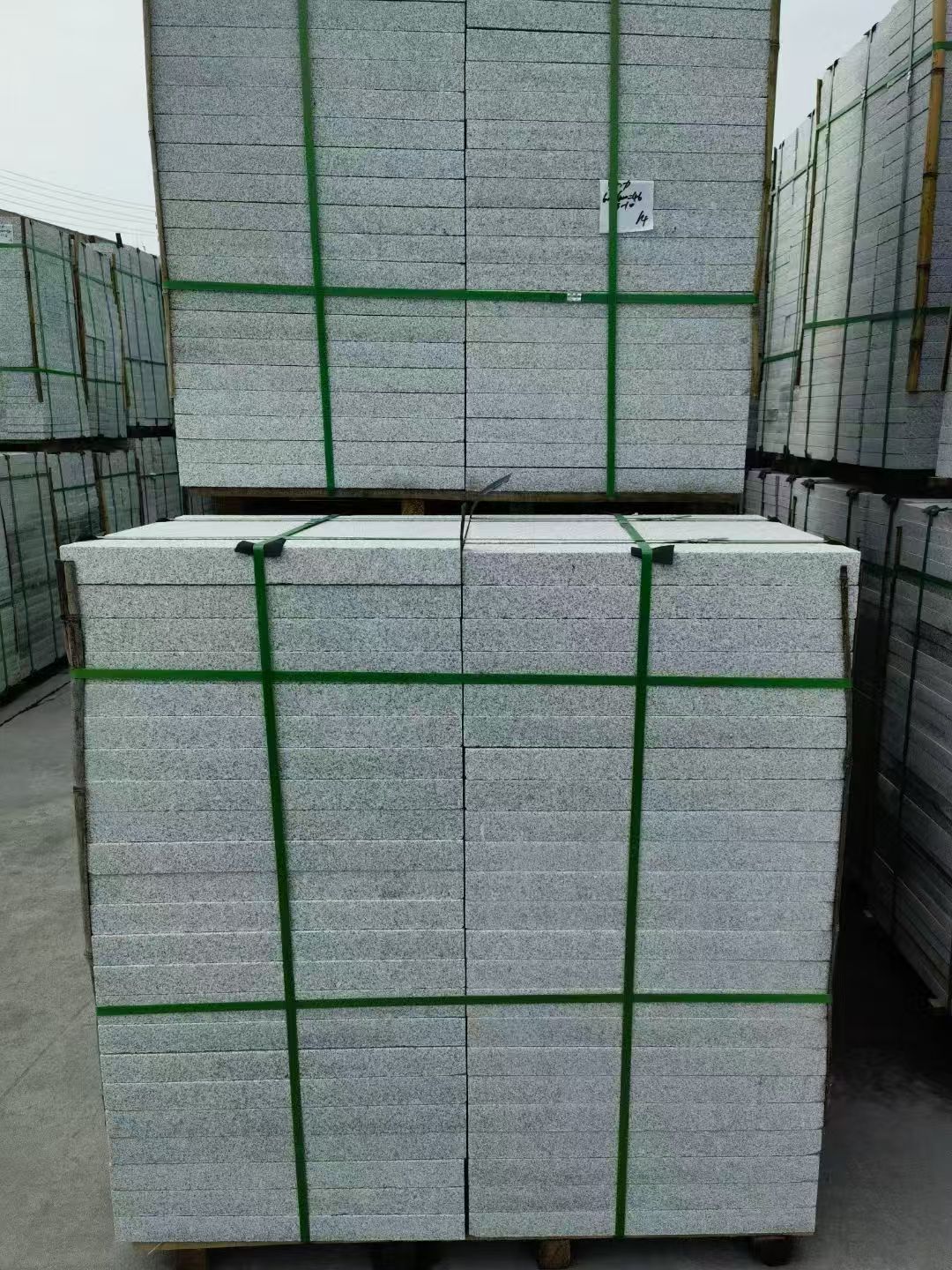 鄂尔多斯 火烧面地铺石，街道广场园林市政工程板，1.8~5.0厚均有现货