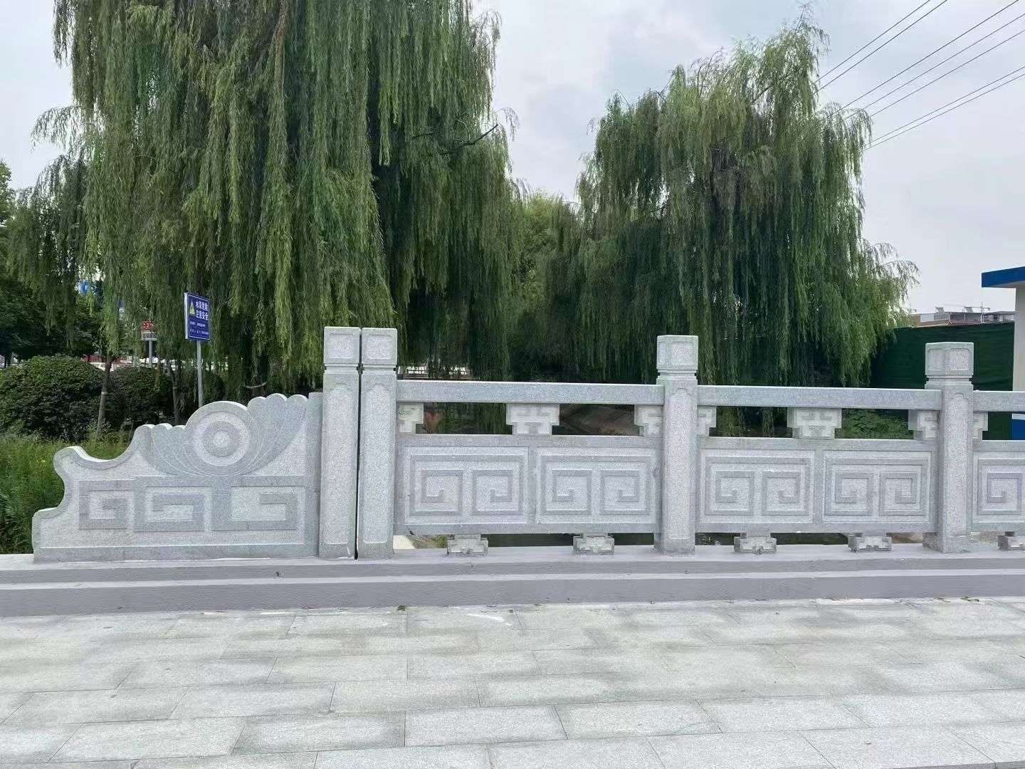 鄂尔多斯 芝麻灰桥栏杆、河道栏杆安装效果