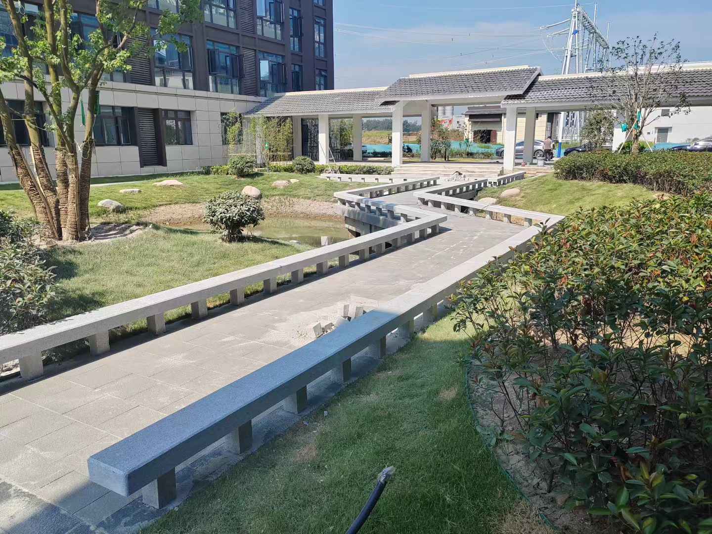 鄂尔多斯 芝麻灰小区坐凳&栏杆安装效果