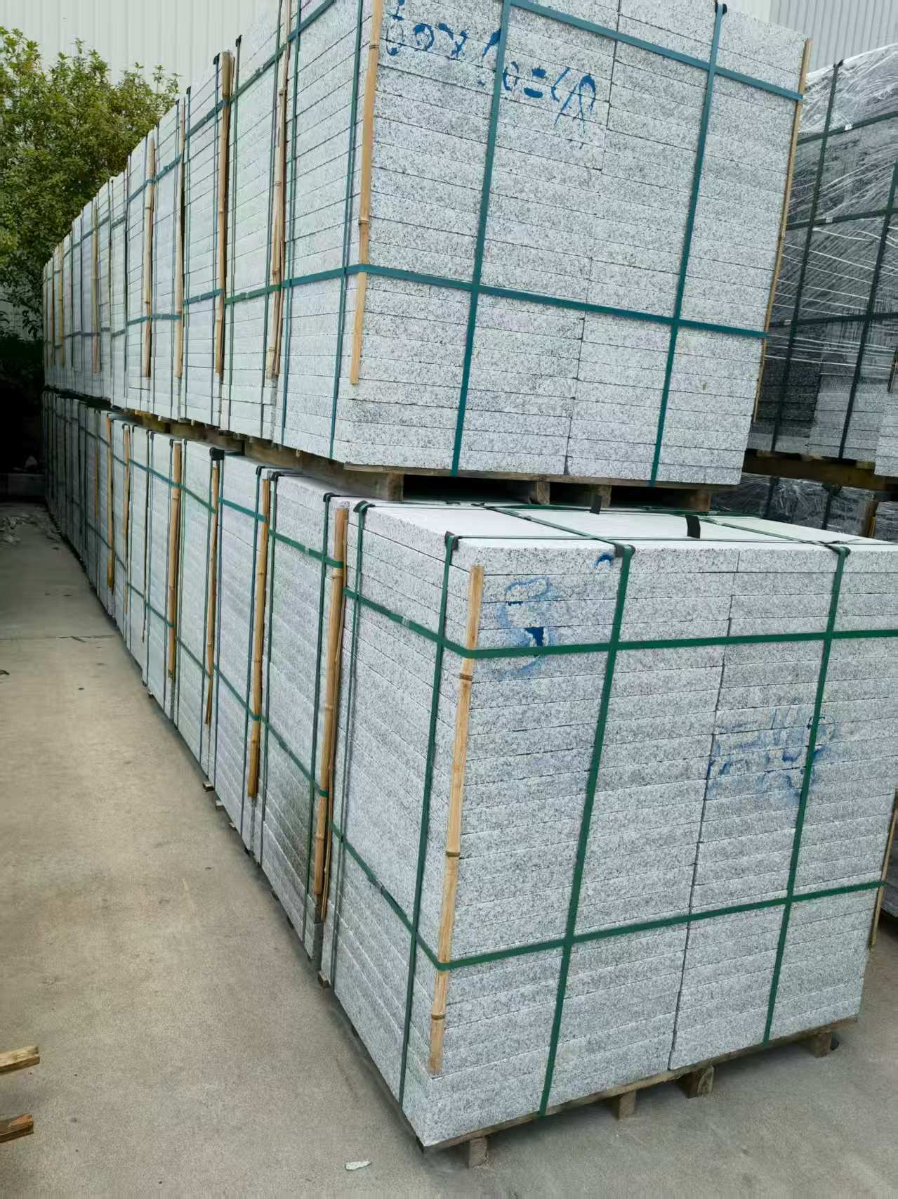 鄂尔多斯 大花芙蓉白火烧成品，市政园林广场地铺石