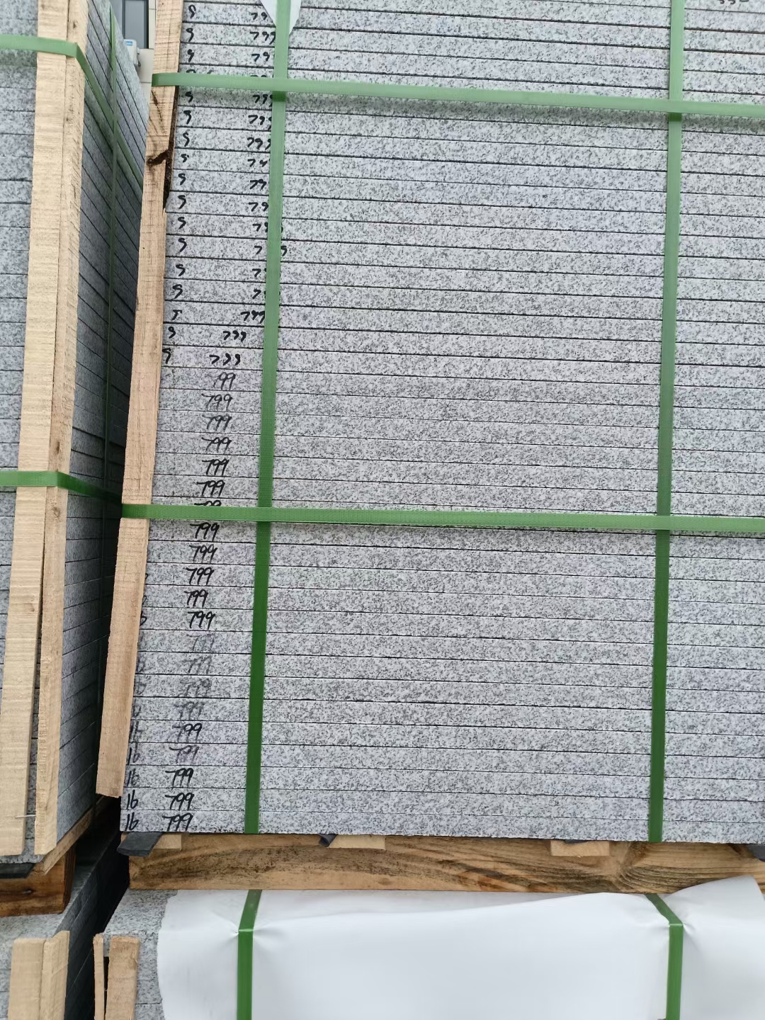 鄂尔多斯 芝麻白石材地铺做法